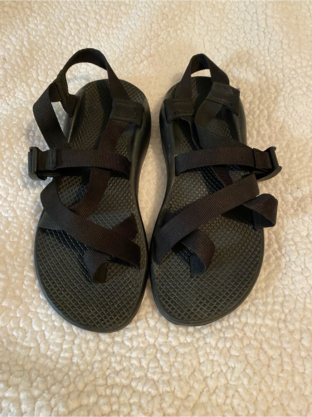 Women’s Chaco size 9 Black Strappy Sport Sandals with Adjustable Webbing